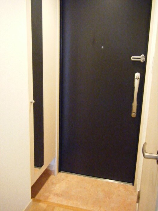 物件内観写真14　(玄関)