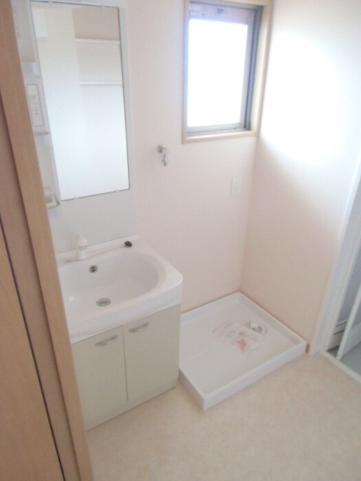 物件内観写真11　(洗濯機置場)