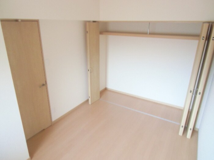 物件内観写真12　(収納)
