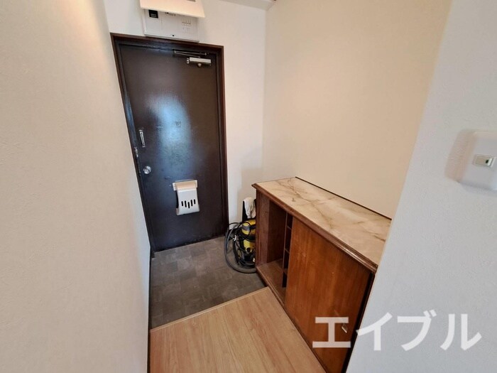 物件内観写真7　(玄関)