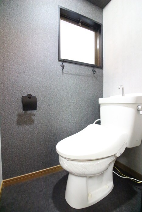 物件内観写真8　(トイレ)