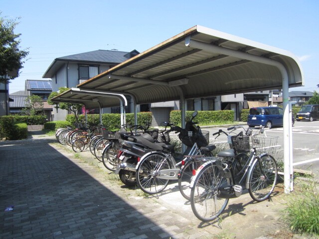 物件外観写真3　(駐輪場)