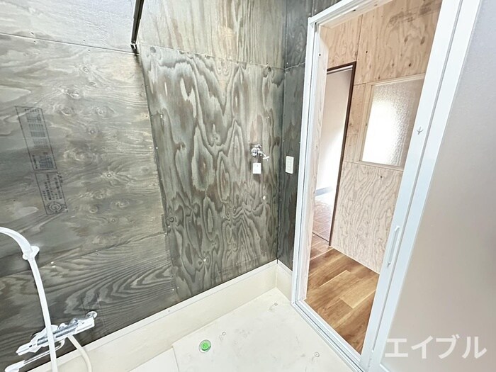 物件内観写真8　(洗濯機置場)