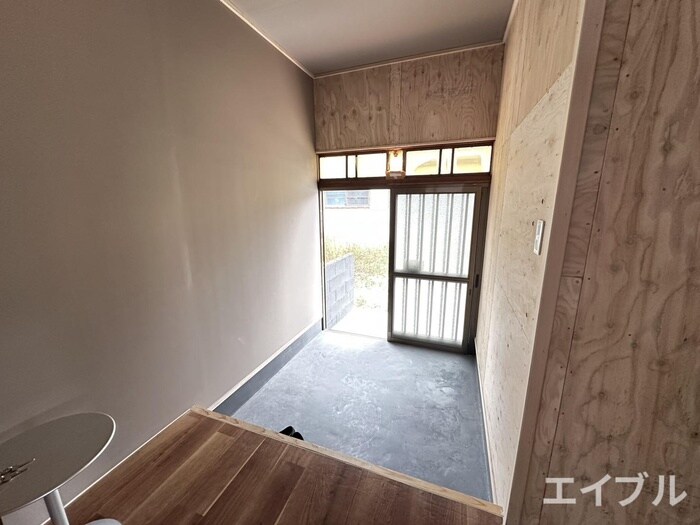 物件内観写真16　(玄関)