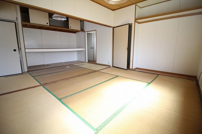 真名子棟割の居室