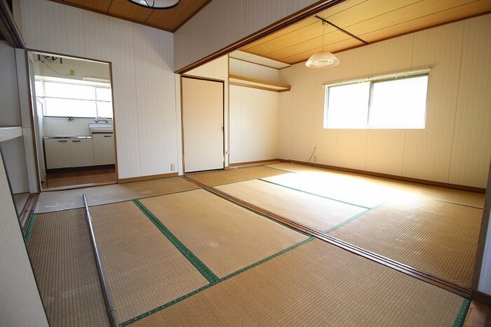 真名子棟割の居室