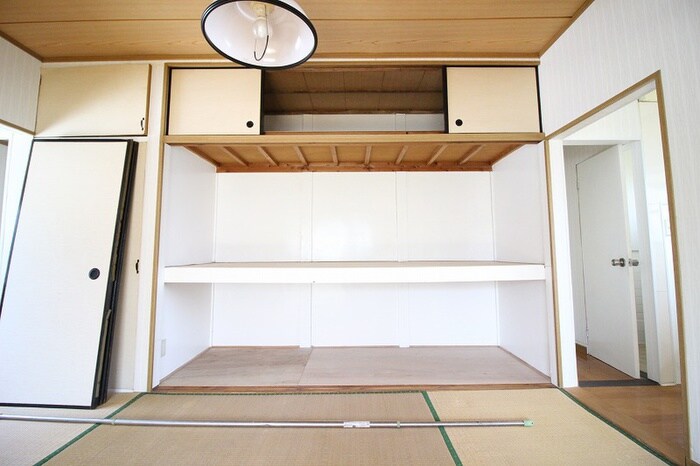 真名子棟割の収納