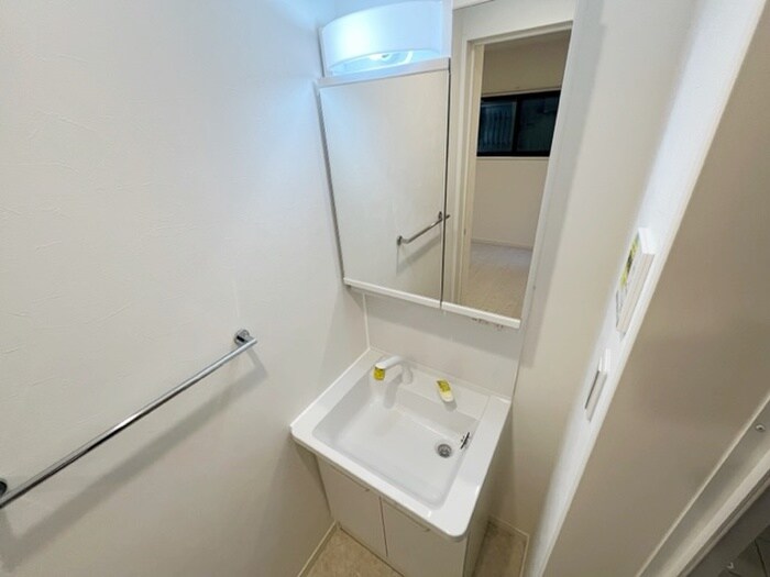 物件内観写真9　(洗面)