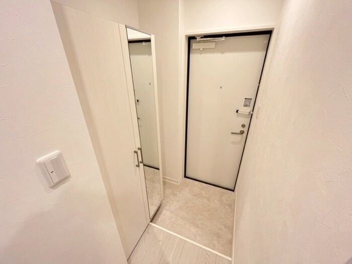 物件内観写真11　(玄関)