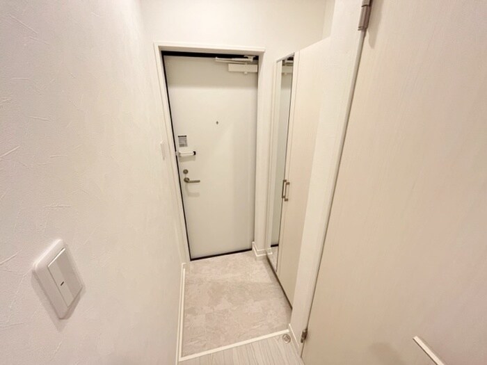 物件内観写真11　(玄関)