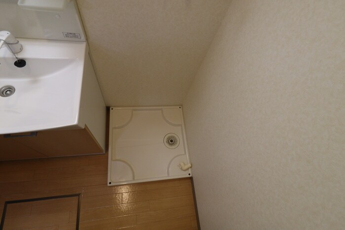 物件内観写真12　(洗濯機置場)