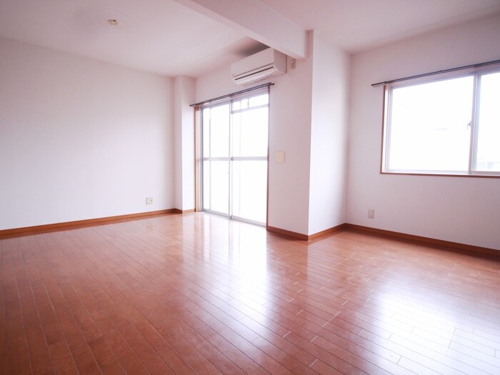 ベルベデール大門の内観写真