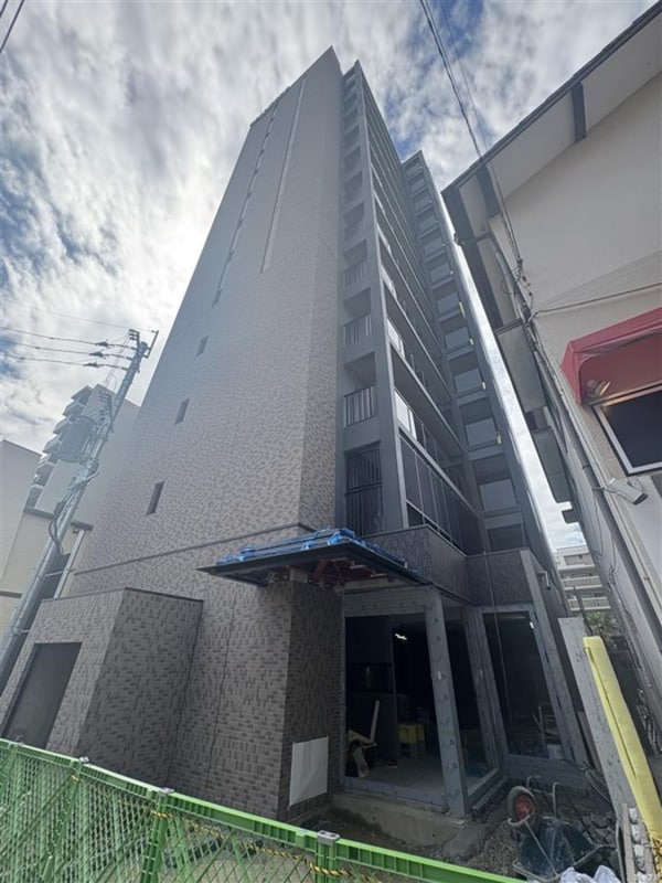 建築中
