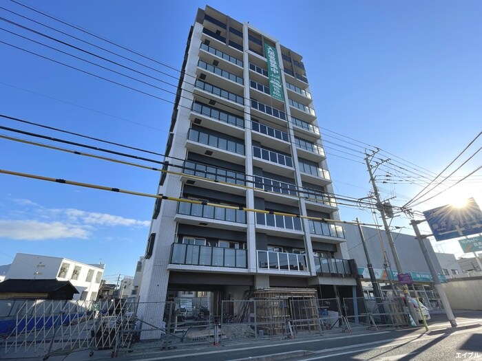 物件外観写真1　(建築中)