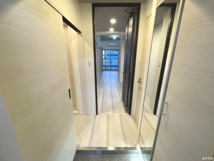 物件内観写真9　(玄関)