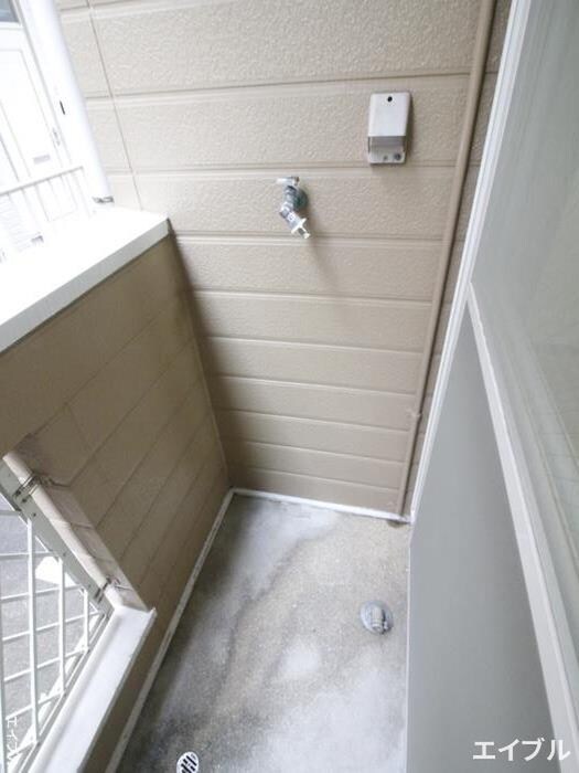 物件内観写真14　(洗濯機置場)