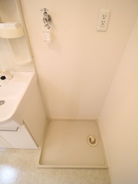 物件内観写真14　(洗濯機置場)