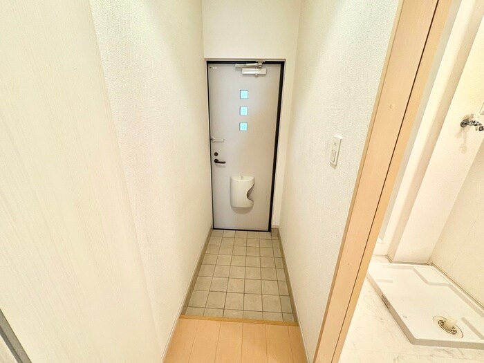 物件内観写真15　(玄関)