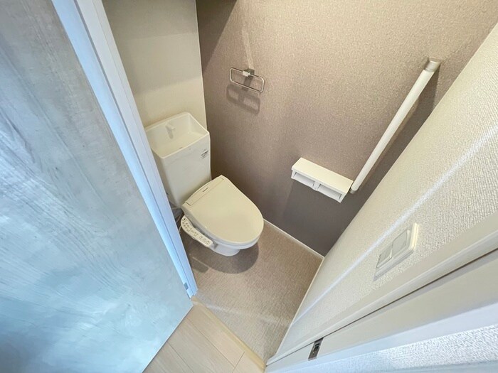 物件内観写真9　(トイレ)