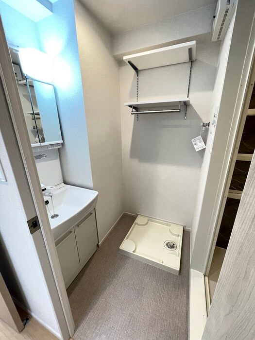 物件内観写真18　(洗濯機置場)