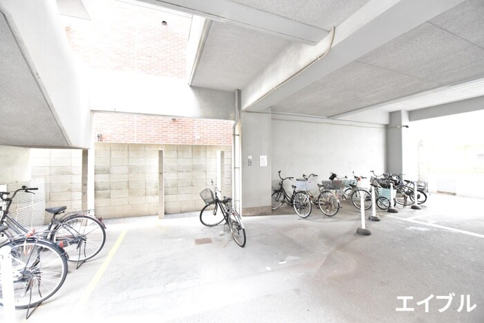 物件外観写真5　(駐輪場)