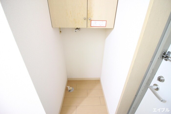 物件内観写真14　(洗濯機置場)