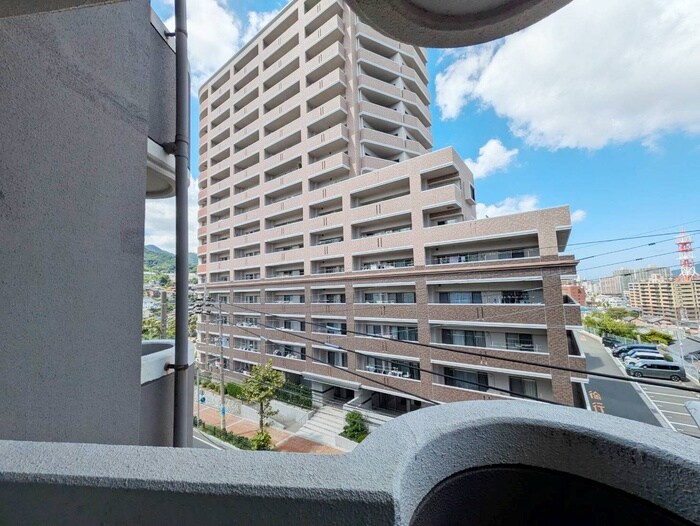 物件内観写真16　(室内からの展望)