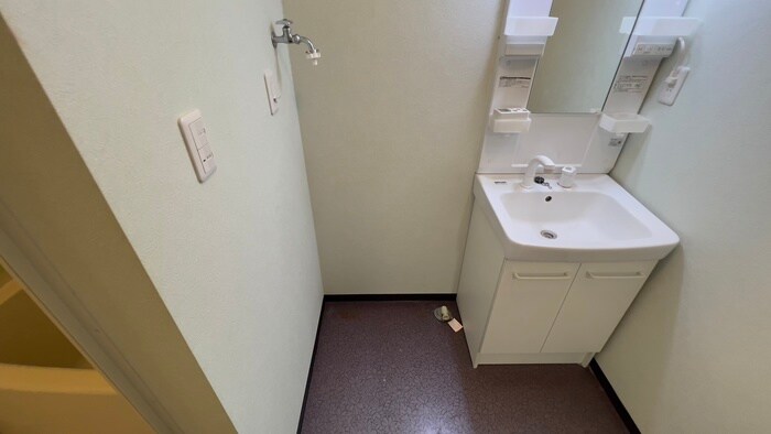 物件内観写真18　(洗濯機置場)