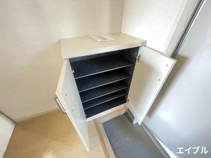 物件内観写真7　(靴箱)