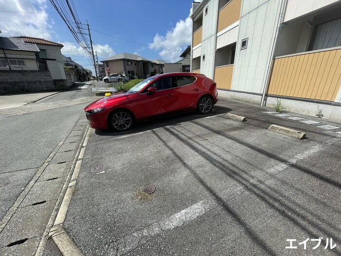 物件外観写真4　(駐車場)