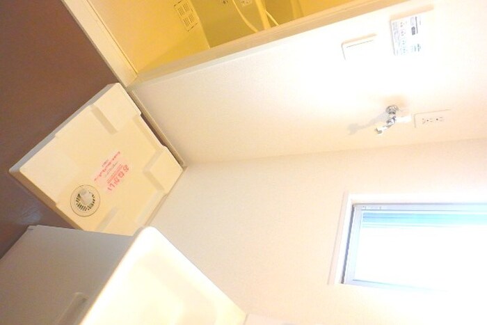 物件内観写真10　(洗濯機置場)