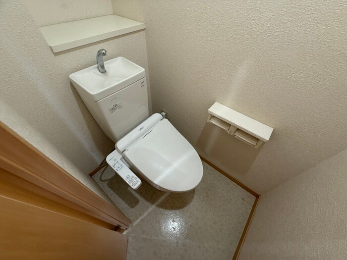 物件内観写真11　(トイレ)