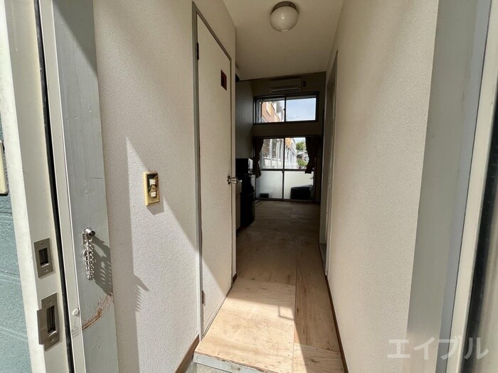 物件内観写真10　(廊下)