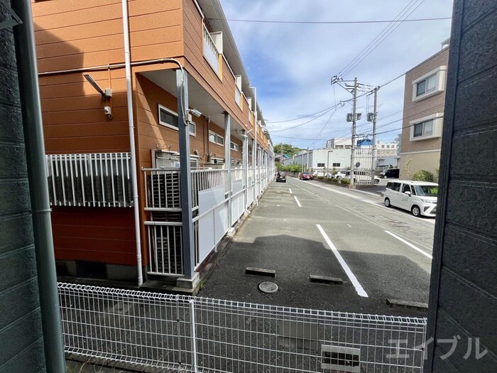 物件内観写真12　(室内からの展望)