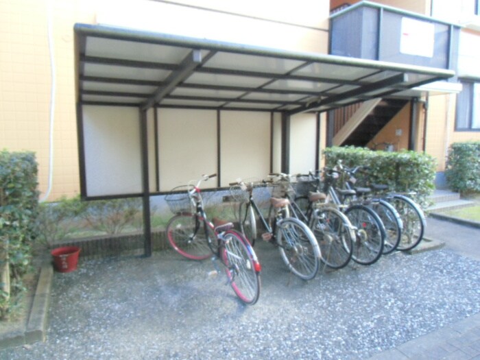 物件外観写真2　(駐輪場)