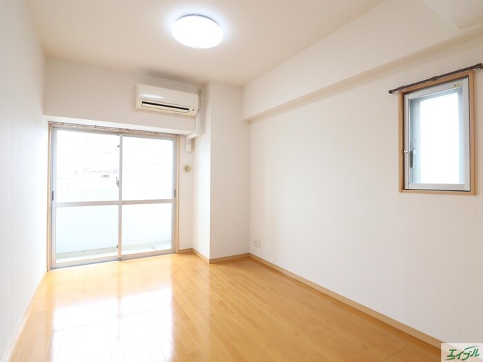 物件内観写真8　(居室)