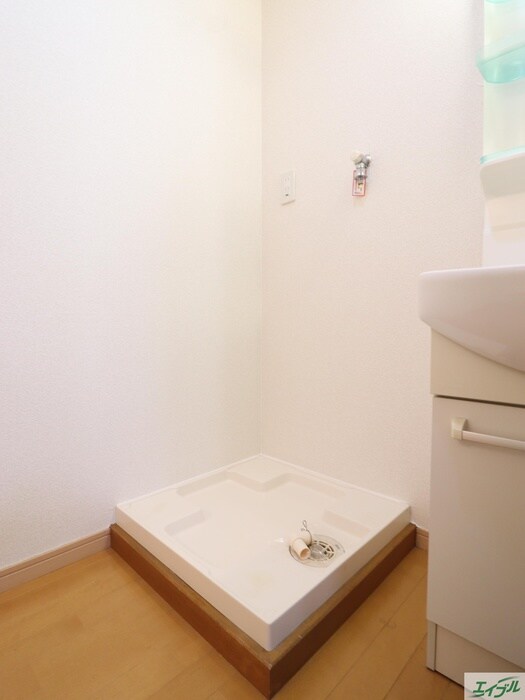 物件内観写真13　(洗濯機置場)