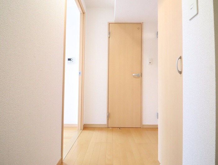 物件内観写真14　(廊下)