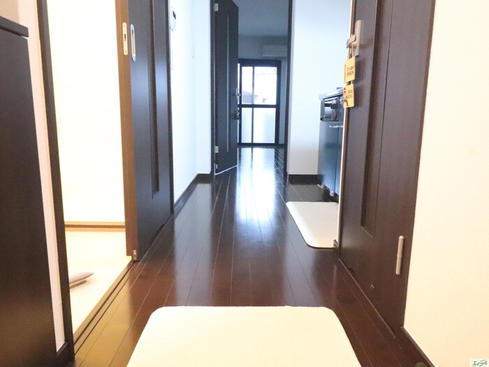 物件内観写真16　(廊下)