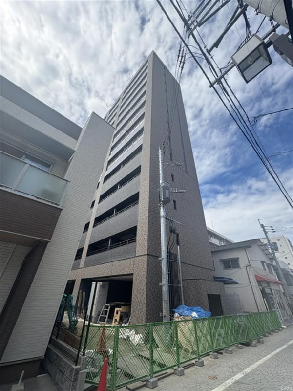 建築中