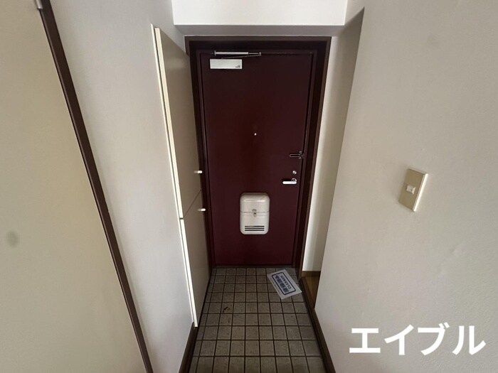 物件内観写真11　(玄関)