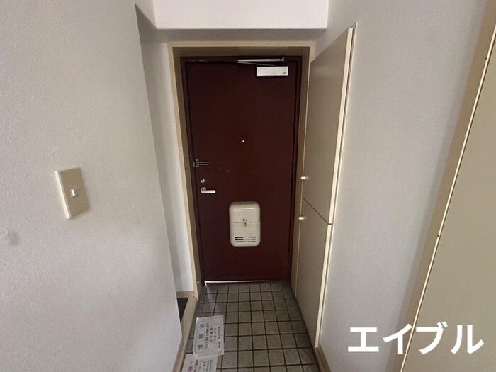 物件内観写真11　(玄関)
