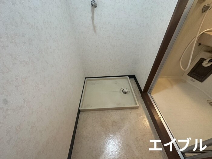 物件内観写真18　(洗濯機置場)