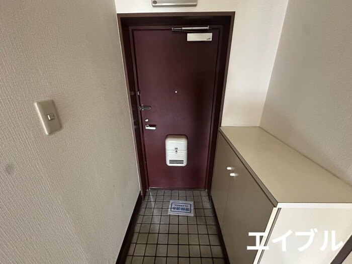 物件内観写真11　(玄関)