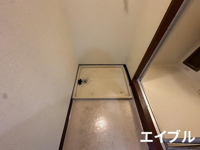 物件内観写真15　(洗濯機置場)