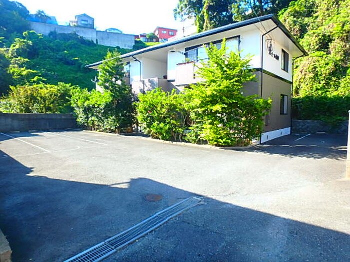 物件外観写真2　(駐車場)