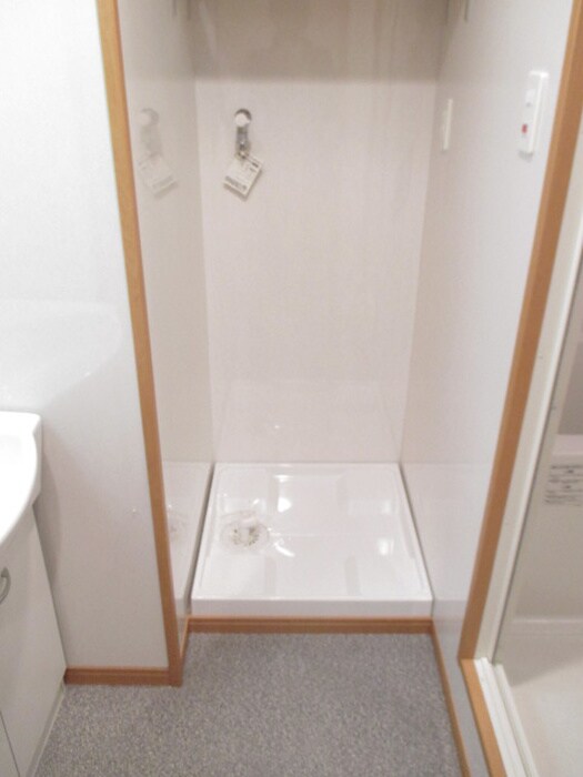 物件内観写真13　(洗濯機置場)