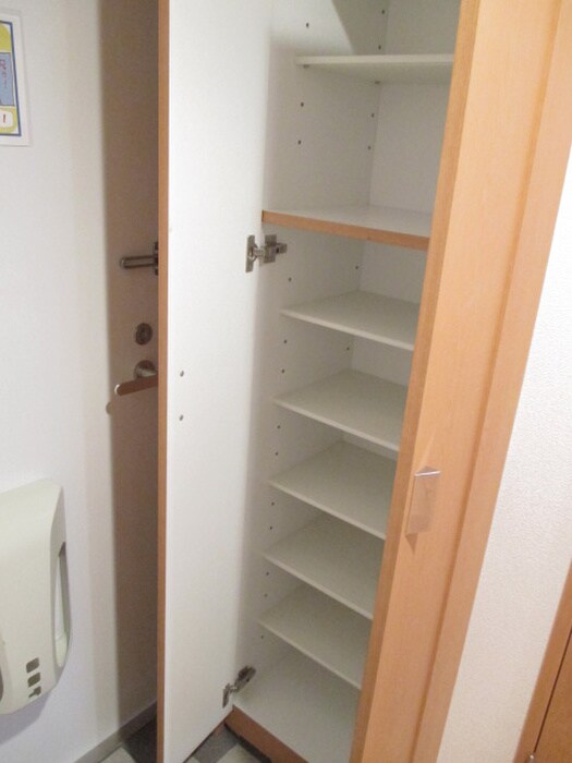 物件内観写真15　(靴箱)