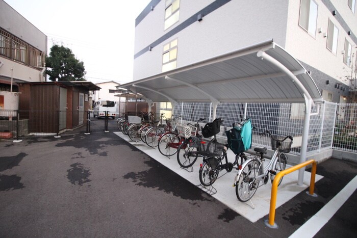 物件外観写真6　(駐輪場)