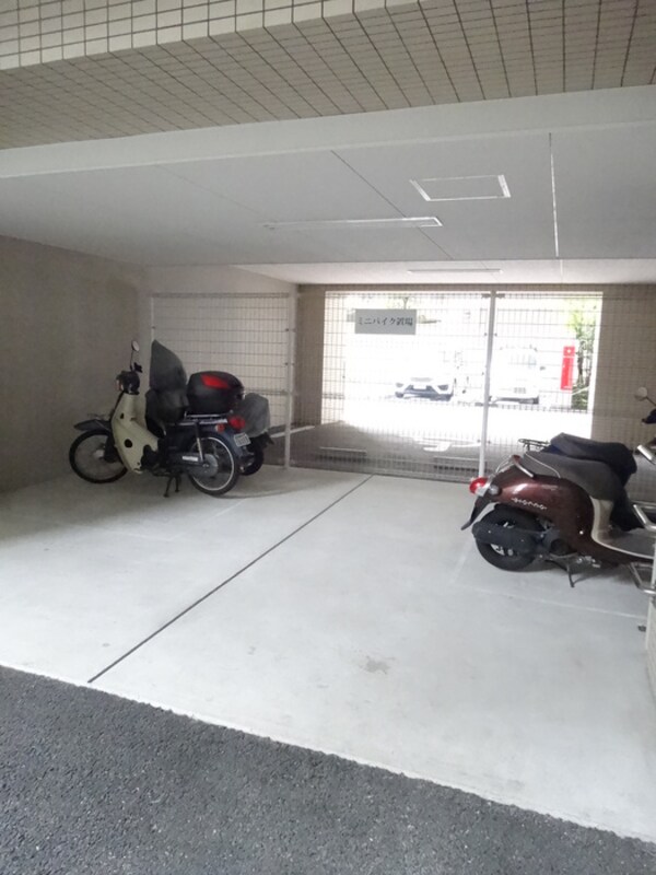バイク置き場